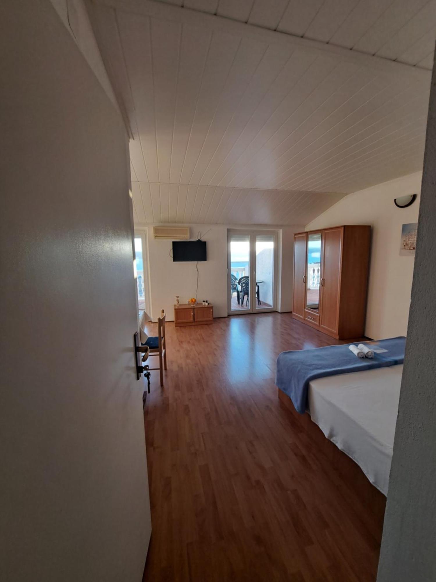 Maruna Apartment
